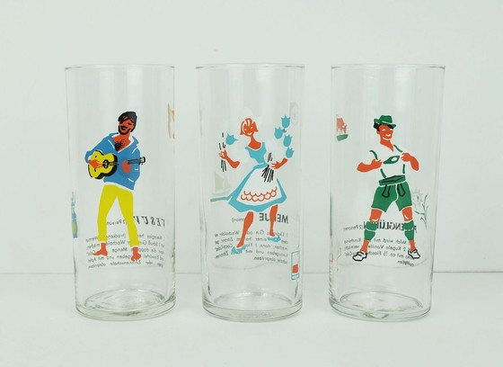 Image 1 of 6 GLÄSER im Messingrahmen mit Bambusgriff, 1950er Jahre.