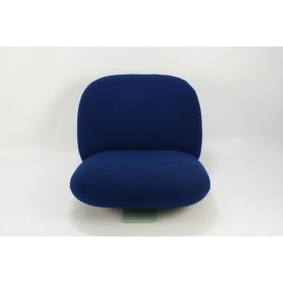 Image 1 of Vintage 200 Lounge Chair für Artifort in blauem Stoff und Holz 1980