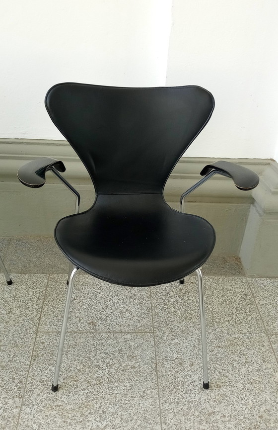 Image 1 of 4x Stühle Arne Jacobsen 3107 Leder