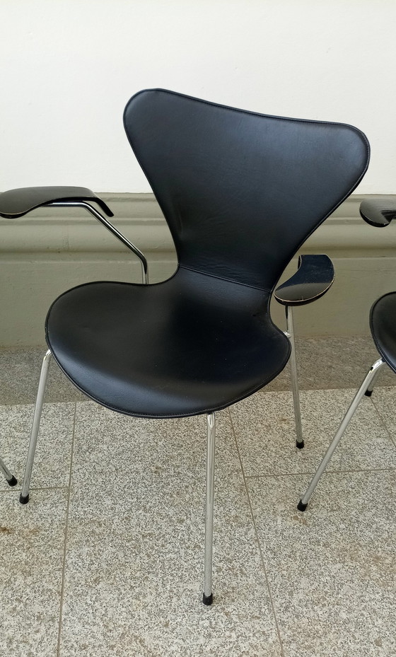 Image 1 of 4x Stühle Arne Jacobsen 3107 Leder