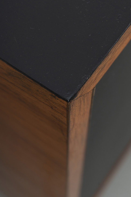 Image 1 of alter Schrank