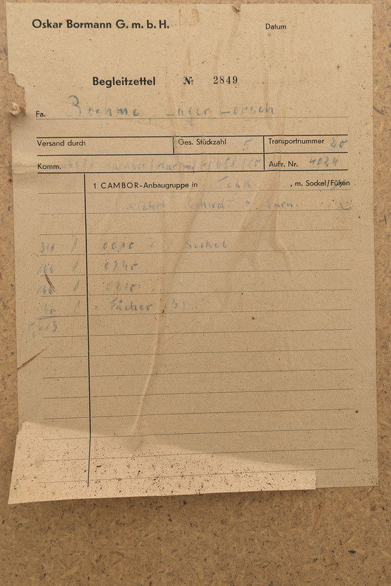 Image 1 of alter Schrank