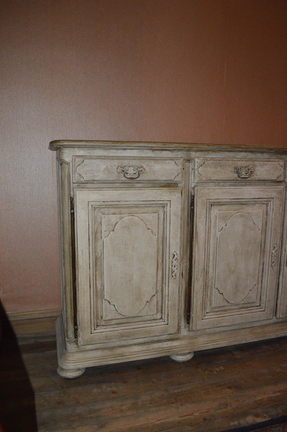 Image 1 of Sideboard mit einzigartiger Maltechnik