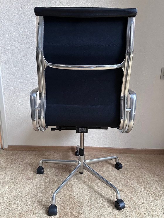 Image 1 of Vitra Soft Pad Chair Ea 219 Drehstuhl