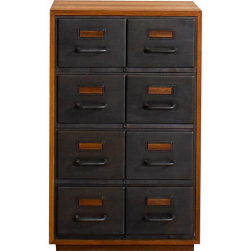 Vintage-Industriemöbel mit Teakholzschrank