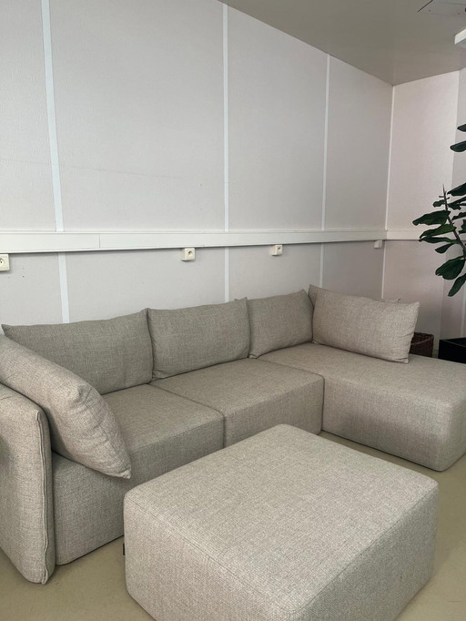 Softline Cape Sofa mit Fußhocker