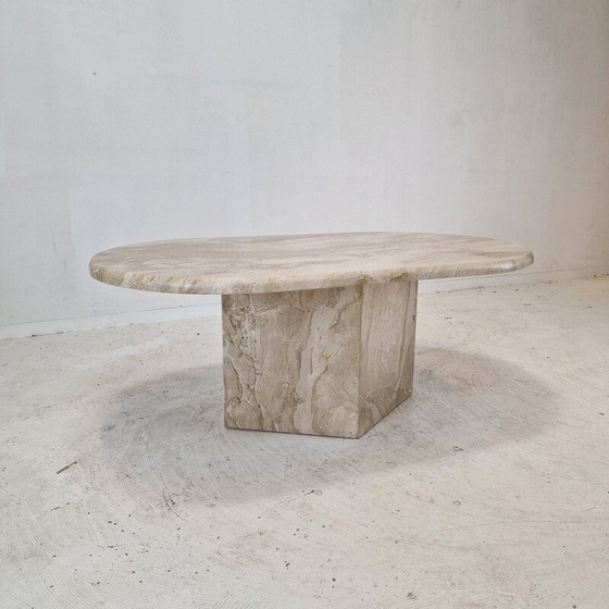 Image 1 of Ovaler Couchtisch aus Travertin, Italien 1980