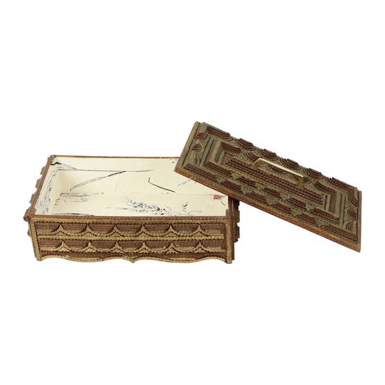 Image 1 of Große Tramp Art Box