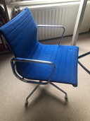 Vitra EA 108 Stuhl