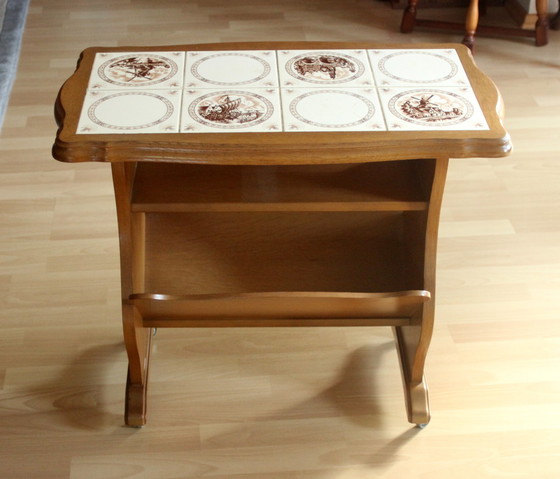 Image 1 of Mid Century Zeitungswagen Holz mit Keramikfliesen, auf Rollen, Vintage
