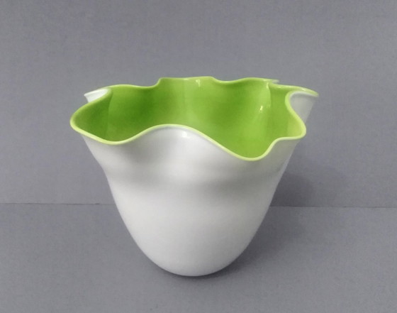 Image 1 of Seltene Venini "Fazoletto" Grün & Weiß Murano Vase von Fulvio Bianconi 1980S