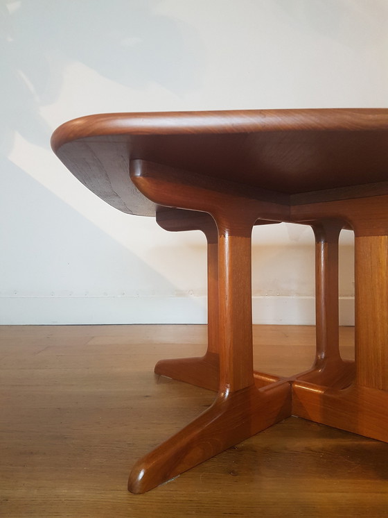 Image 1 of Klassischer dänischer Couchtisch aus massivem Teakholz von 1960