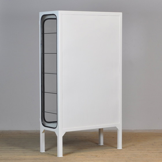 Image 1 of Restaurierte Vintage Eisen und Glas medizinischen Schrank, 1970'S