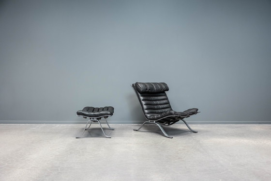 Image 1 of Ari Stuhl+ Hocker, 2x