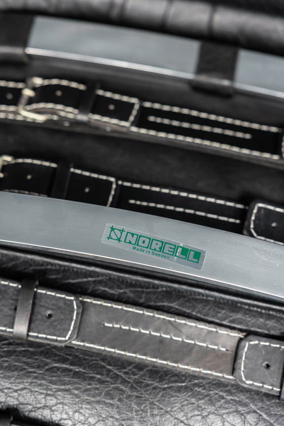 Image 1 of Ari Stuhl+ Hocker, 2x