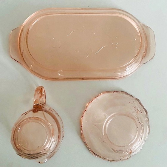 Image 1 of Art deco rosa Glas Creme Set mit Serviertablett 1930er Jahre