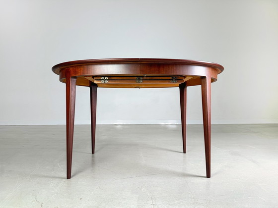 Image 1 of Ausziehbarer Mid Century Esstisch Vintage Dunkel Holz 1960Er