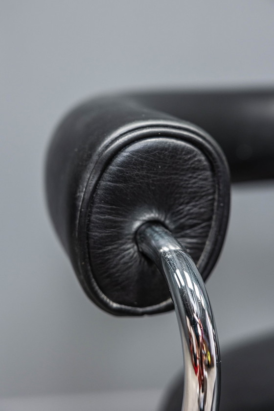 Image 1 of 2x Cassina LC7 Stühle