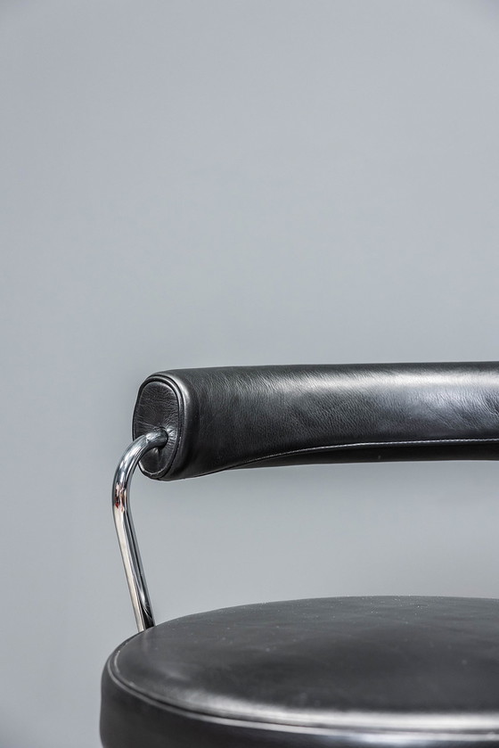 Image 1 of 2x Cassina LC7 Stühle