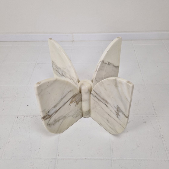 Image 1 of Italienischer Couchtisch "Blume" aus Marmor mit ovaler Platte im Facettenschliff, 1970er Jahre