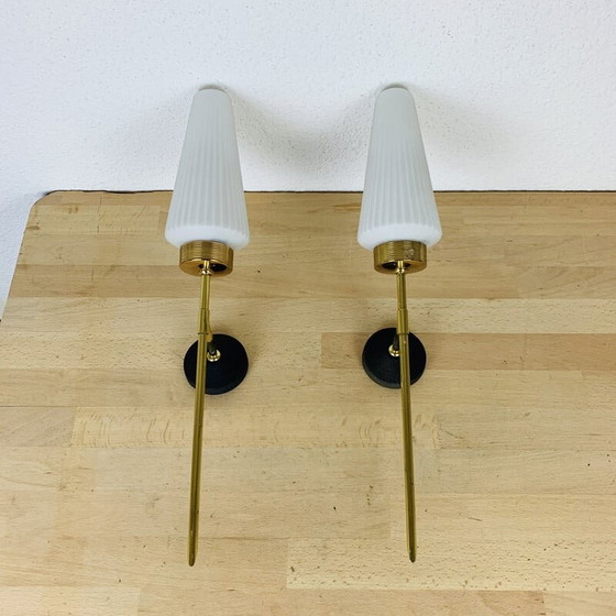 Image 1 of Paar alte Wandlampen aus Messing und Opalin, 1950er Jahre