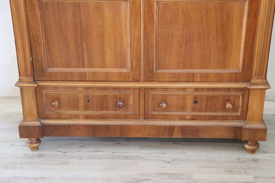 Image 1 of Antiker Holzkleiderschrank, 19. Jahrhundert