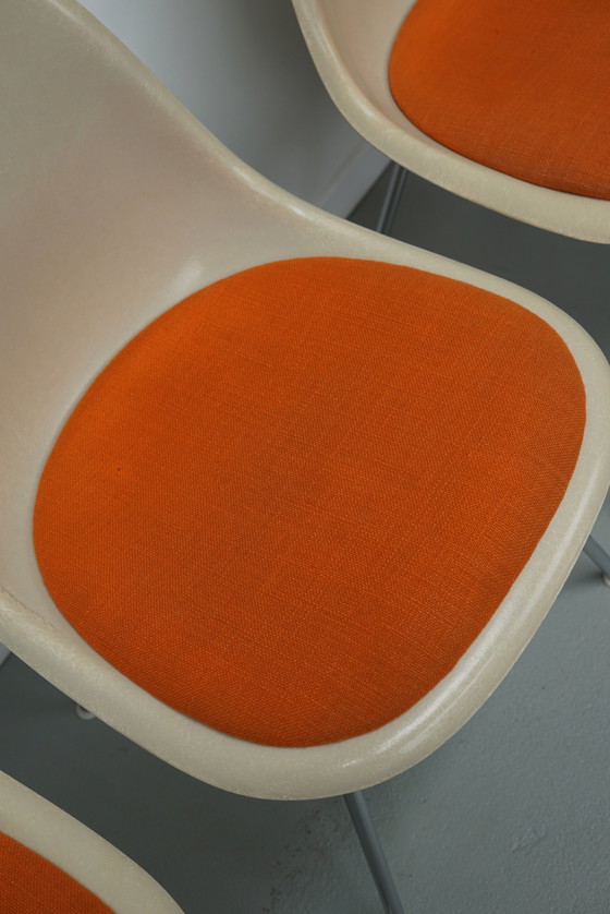 Image 1 of Charles & Ray Eames - Herman Miller - drei RDX-Stühle aus Fiberglas