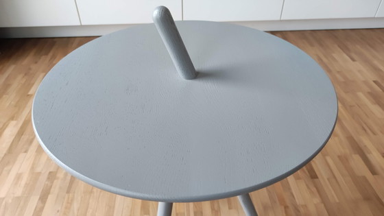 Image 1 of Moderner Beistelltisch