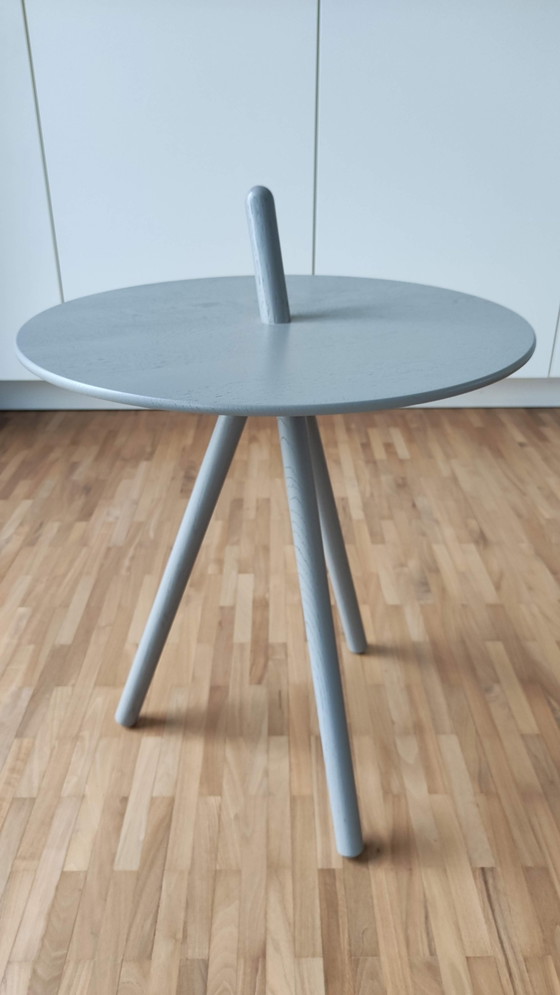 Image 1 of Moderner Beistelltisch