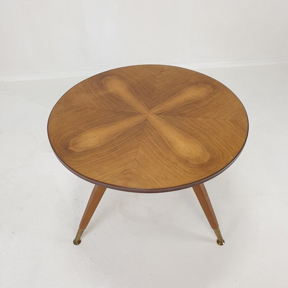 Image 1 of Italienischer Vintage-Beistelltisch aus Holz mit Messingfüßen, 1960er Jahre