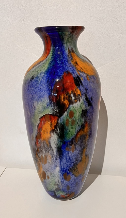 Bunte mundgeblasene Vase