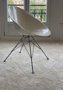 Kartell Eros Stuhl mit Eiffelturmbeinen von Philippe Starck