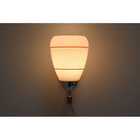 Image 1 of Klassische Wandleuchte aus Holz und Glas von Drevo Humpolec, Tschechoslowakei 1970