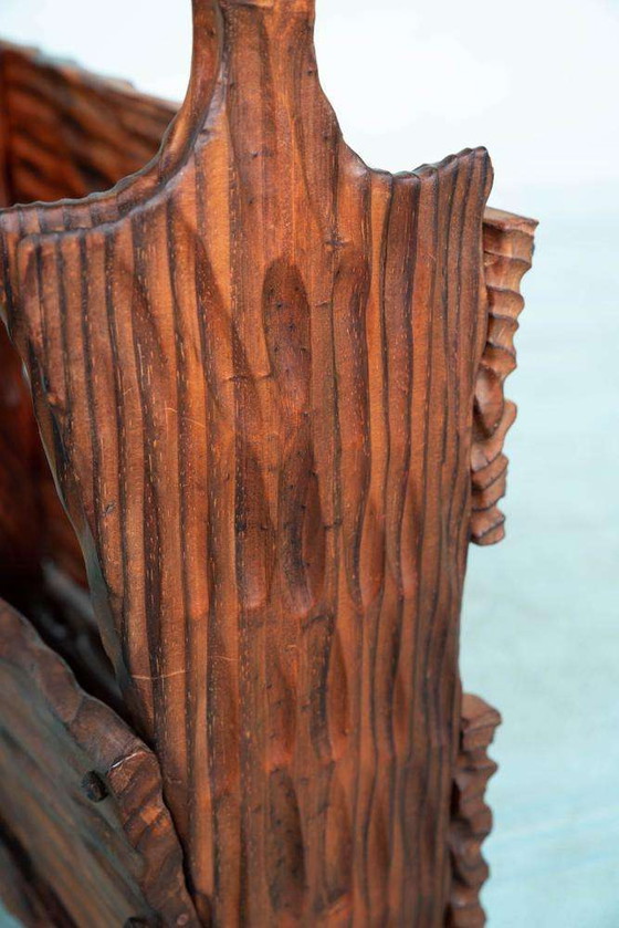 Image 1 of Brutalistischer Zeitschriftenständer aus Holz 70er Jahre, Spanischer Zeitschriftenständer