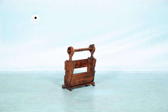 Image 1 of Brutalistischer Zeitschriftenständer aus Holz 70er Jahre, Spanischer Zeitschriftenständer