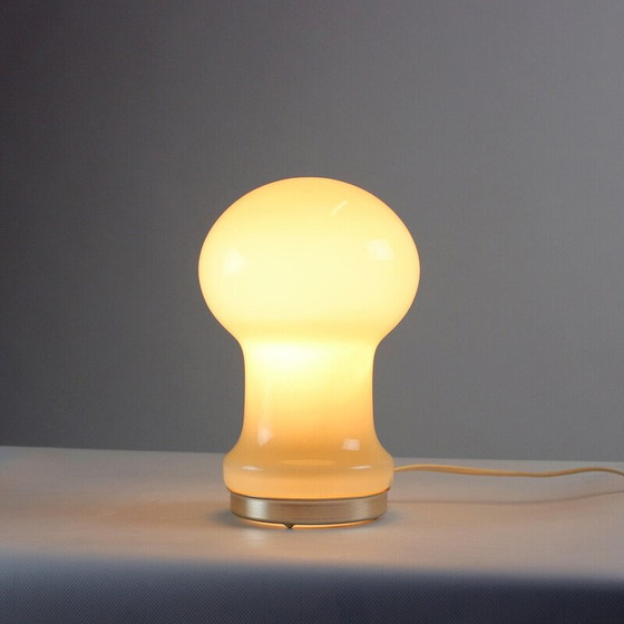 Image 1 of Tischlampe aus beigefarbenem Opalglas von Ivan Jakes für Opp Jihlava, Tschechoslowakei 1960