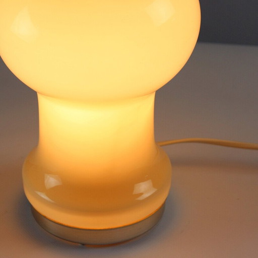 Tischlampe aus beigefarbenem Opalglas von Ivan Jakes für Opp Jihlava, Tschechoslowakei 1960