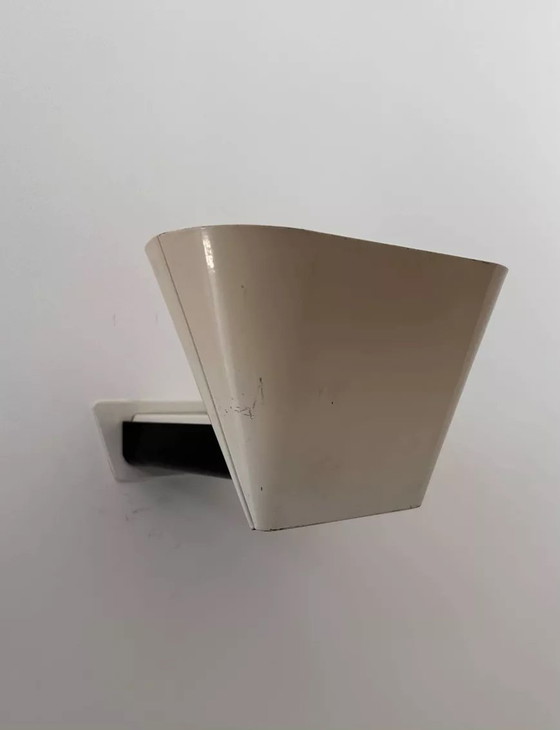 Image 1 of Modernistische Wandleuchte aus cremefarbenem und schwarz lackiertem Metall, Italien 1970