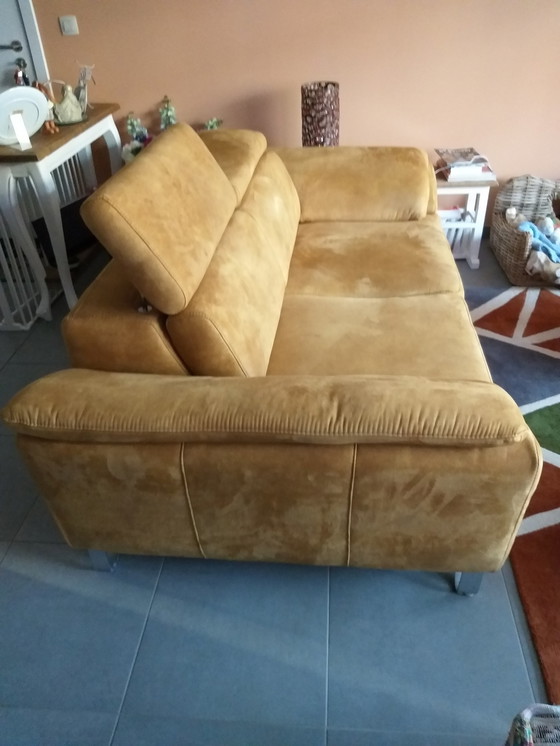 Image 1 of Henders&Hazel, ockerfarbener, geräumiger 2-Sitzer