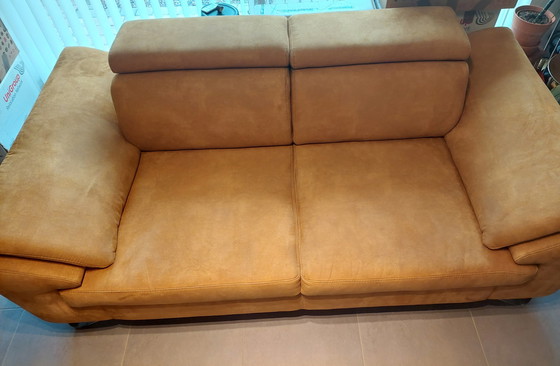 Image 1 of Henders&Hazel, ockerfarbener, geräumiger 2-Sitzer