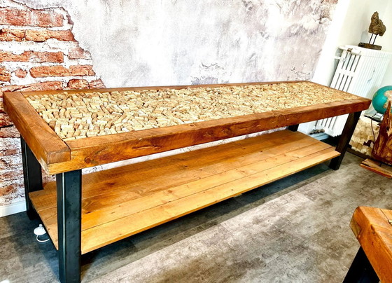 Image 1 of Massivholz-Tisch Mit Stahlfüßen, Industrie-Look, LED Unterleuchtung, 2.90 m Lang