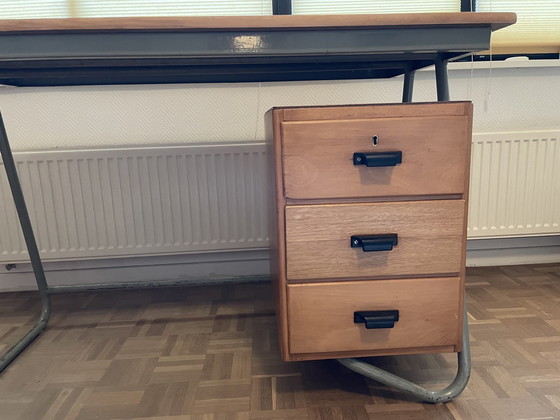 Image 1 of Bauhaus-Schreibtisch 1950S