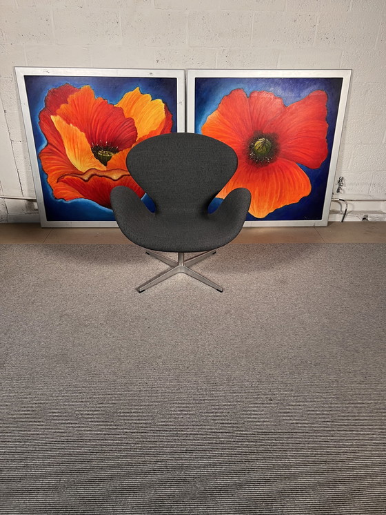 Image 1 of Fritz Hansen Arne Jacobsen Schwan Stuhl