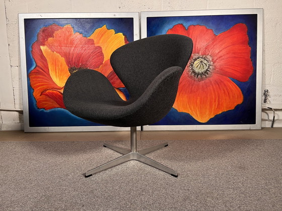 Image 1 of Fritz Hansen Arne Jacobsen Schwan Stuhl