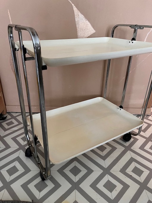 Servierwagen im Vintage-Stil