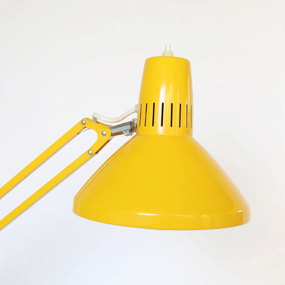 Image 1 of Vintage gelbe schwedische Schreibtischlampe Architekturlampe Scherenlampe