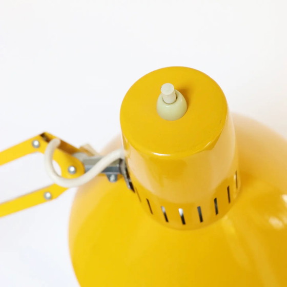 Image 1 of Vintage gelbe schwedische Schreibtischlampe Architekturlampe Scherenlampe