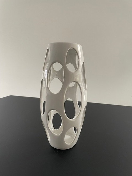 Image 1 of Moderne Vase mit Loch Textur Weiß Keramik