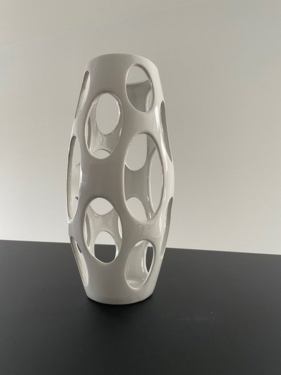 Image 1 of Moderne Vase mit Loch Textur Weiß Keramik