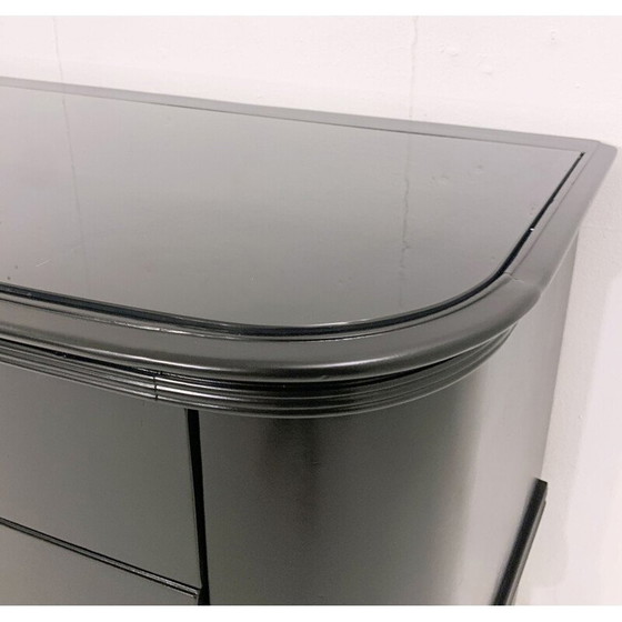 Image 1 of Mid Century schwarz lackierte Kommode mit Glasplatte, Italien 1950er Jahre